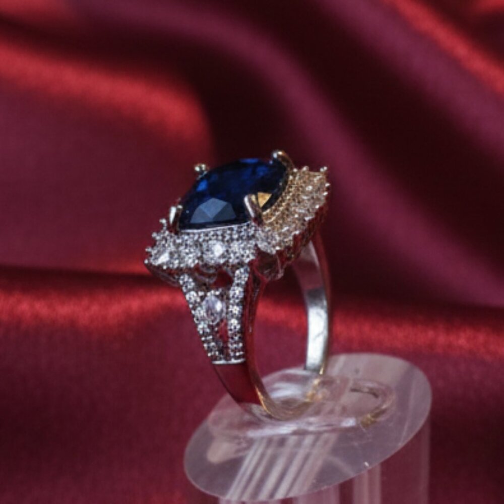 Silver Tone Blue Tanzanite Halo Cocktail Statement Fashion Ring Size 7 NWOT - Picture 3 of 6